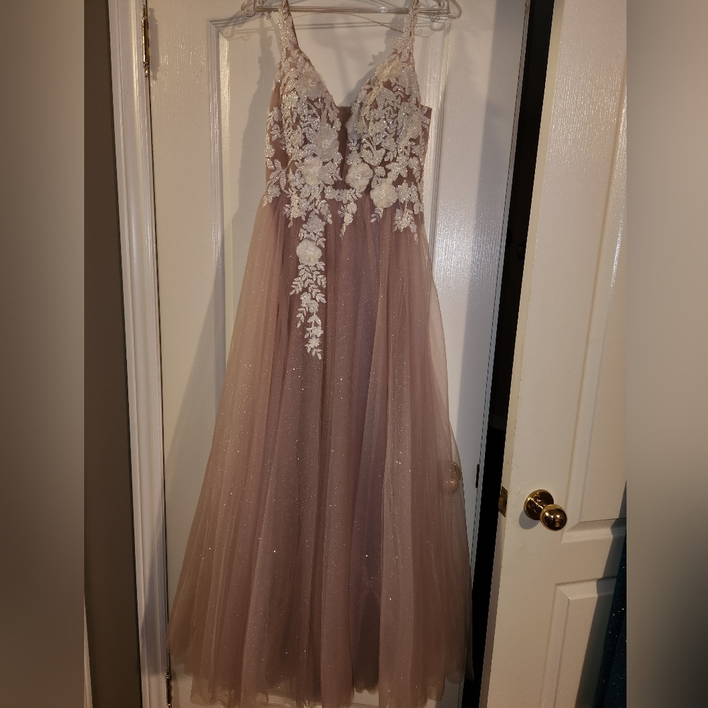 Gowns ...for New Years/Prom/wedding